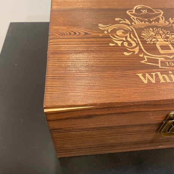 Whiskoff Drink Gift Set w/ Wooden Box - Picture 12 of 13